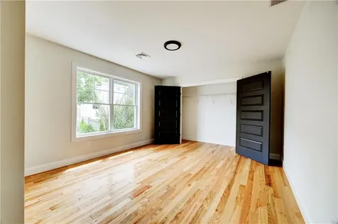 212 Street Louis Avenue Woonsocket RI 02895