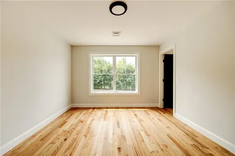 212 Street Louis Avenue Woonsocket RI 02895