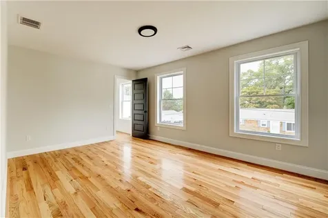 212 Street Louis Avenue Woonsocket RI 02895