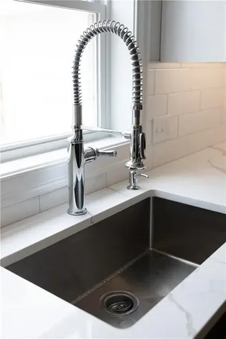 212 Street Louis Avenue Woonsocket RI 02895