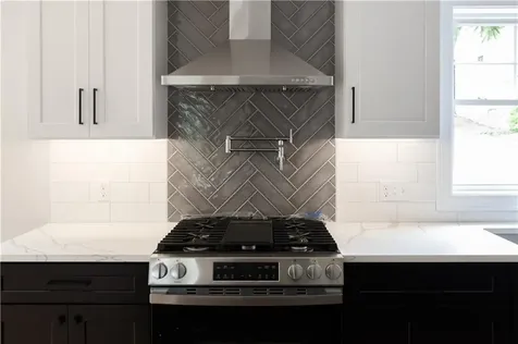 212 Street Louis Avenue Woonsocket RI 02895