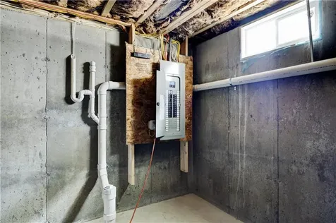 212 Street Louis Avenue Woonsocket RI 02895