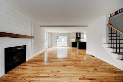 212 Street Louis Avenue Woonsocket RI 02895