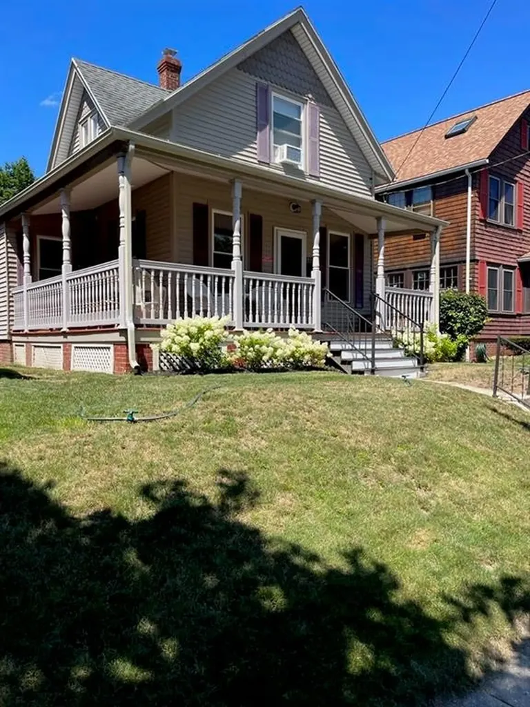1333 Narragansett Boulevard Cranston RI 02905