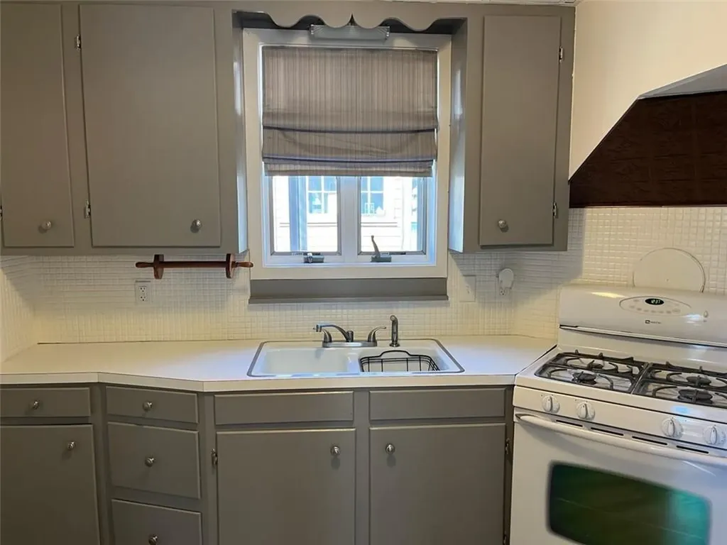 1333 Narragansett Boulevard Cranston RI 02905