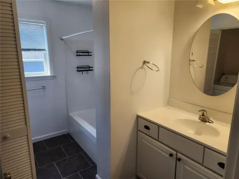 81 Bayview Avenue Bristol RI 02809