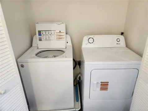 81 Bayview Avenue Bristol RI 02809