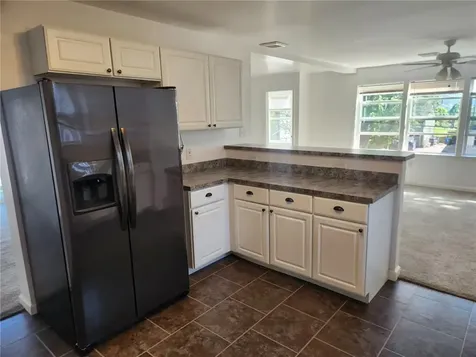 81 Bayview Avenue Bristol RI 02809