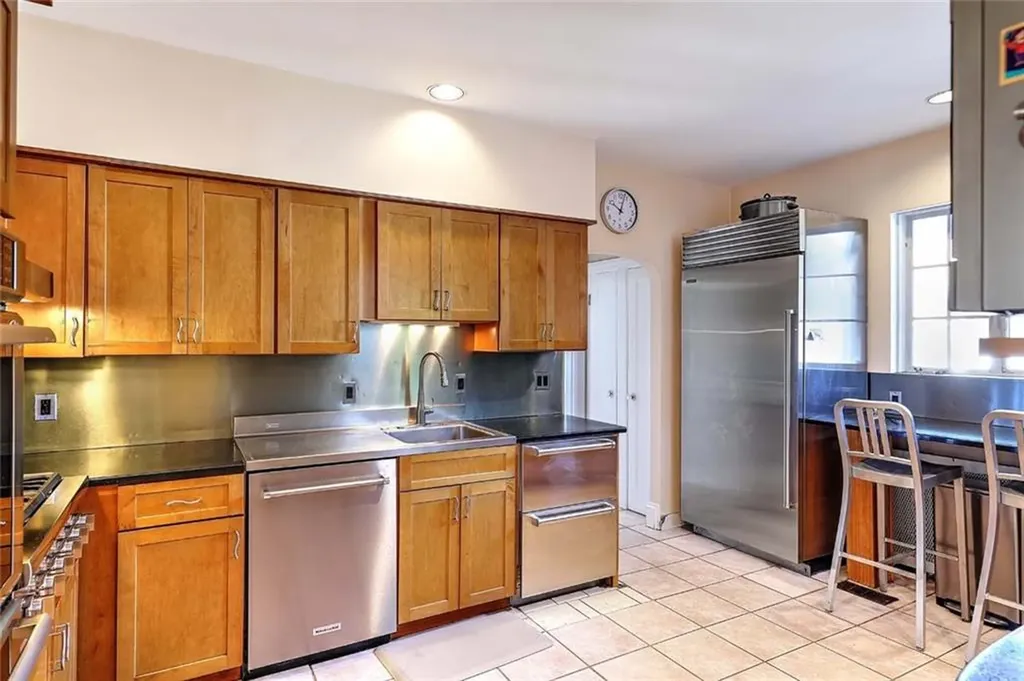 160 Slater Avenue Providence RI 02906