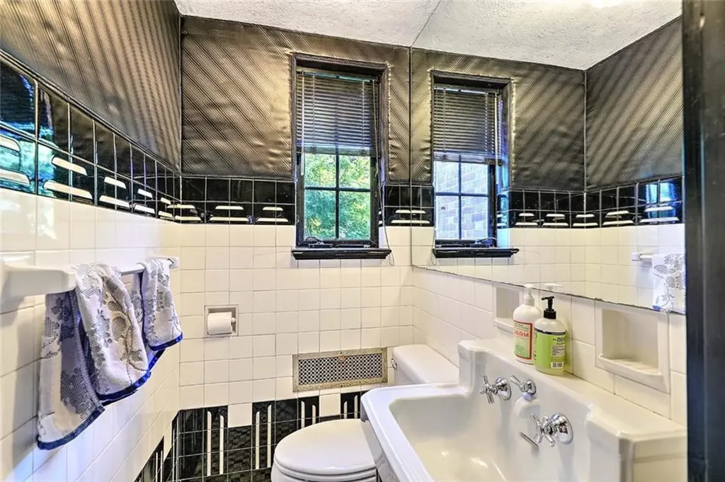 160 Slater Avenue Providence RI 02906