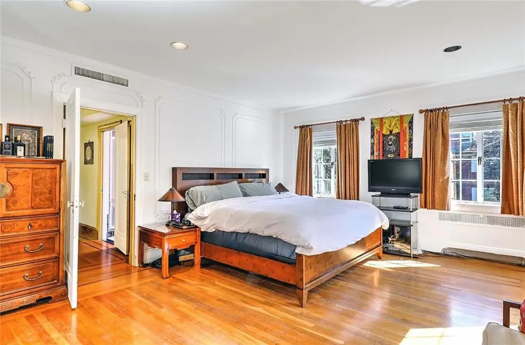 160 Slater Avenue Providence RI 02906