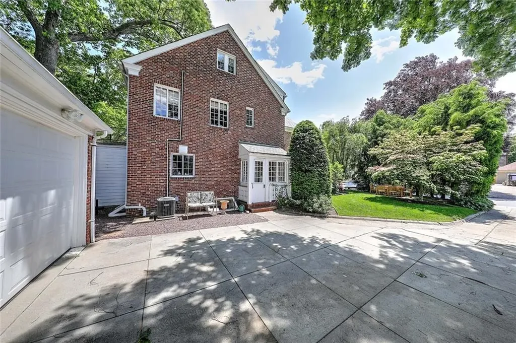 160 Slater Avenue Providence RI 02906