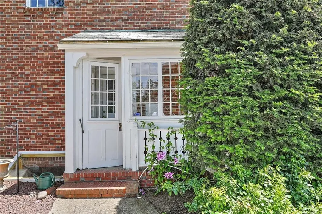 160 Slater Avenue Providence RI 02906