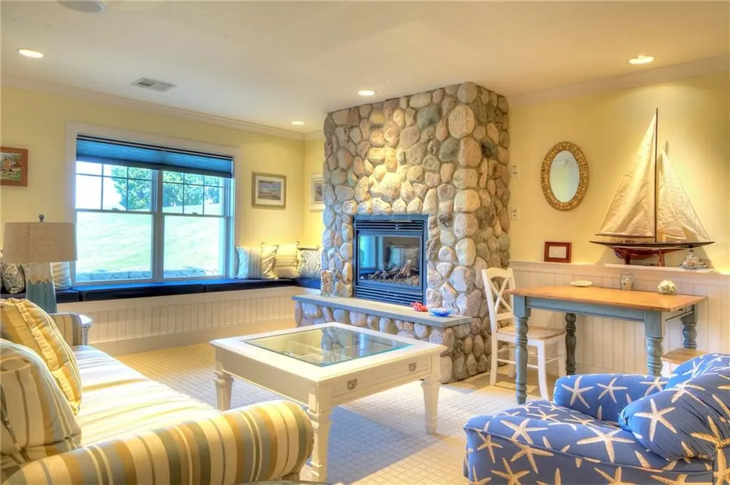 87 Waters Edge Tiverton RI 02878