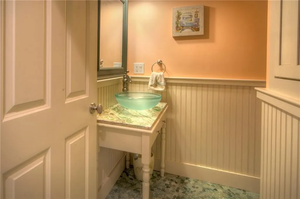 87 Waters Edge Tiverton RI 02878