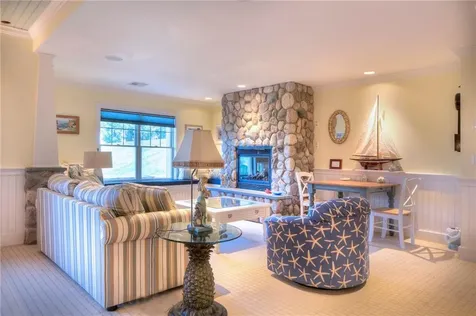 87 Waters Edge Tiverton RI 02878