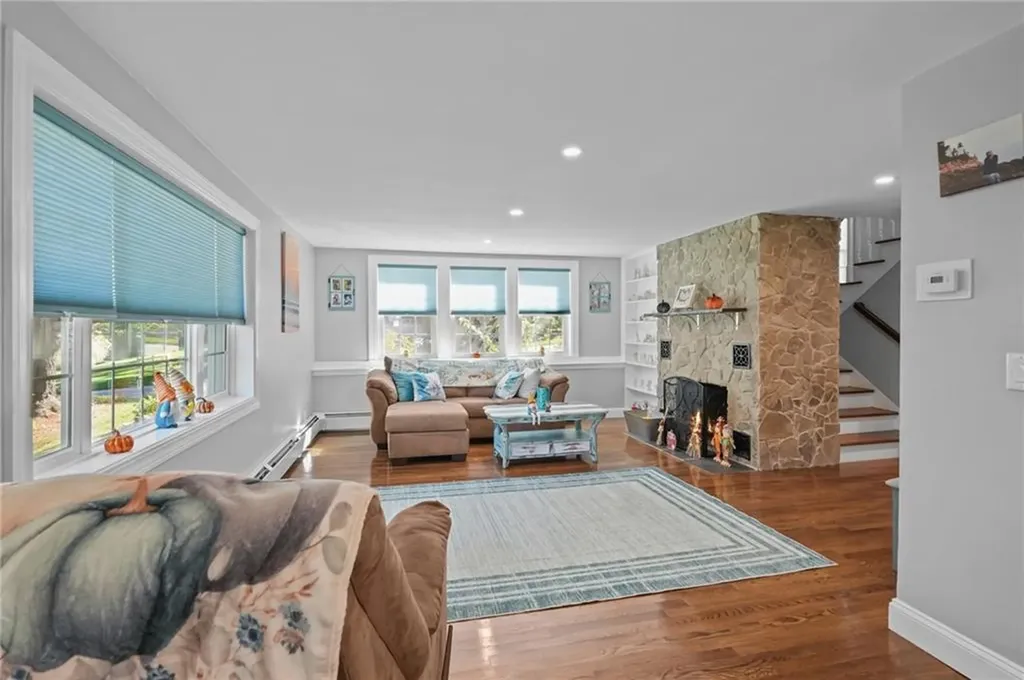 181 Highland Avenue Warwick RI 02886