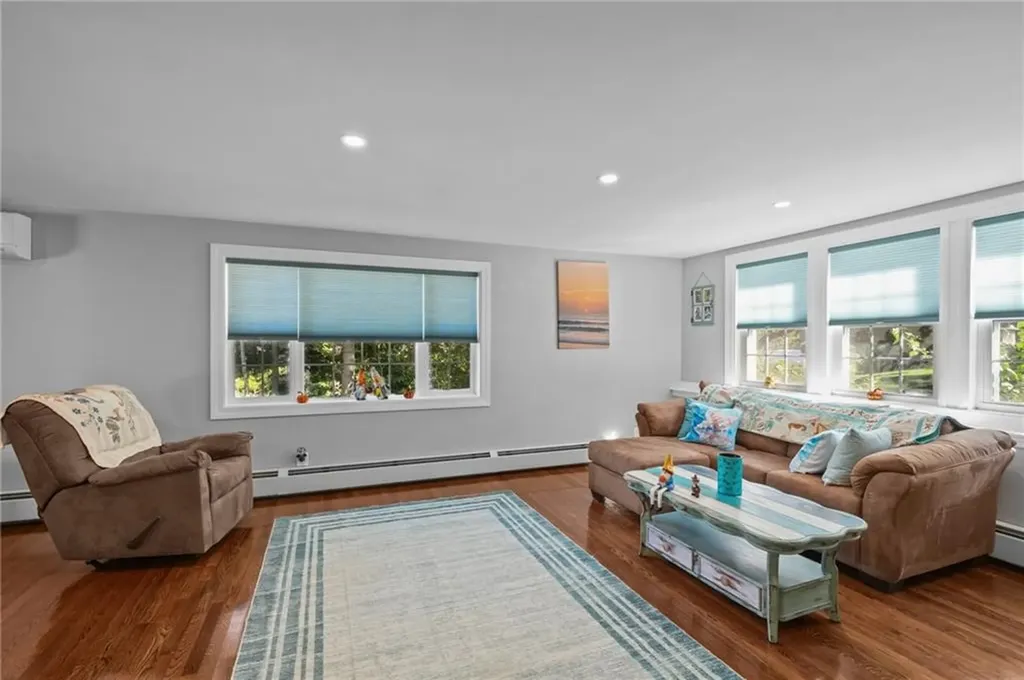 181 Highland Avenue Warwick RI 02886