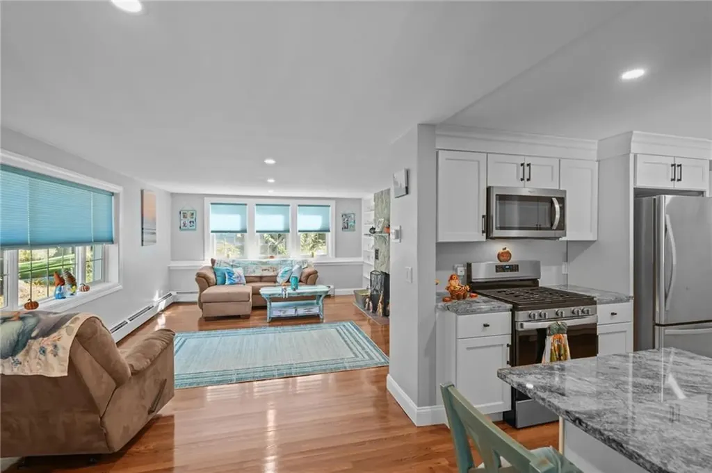 181 Highland Avenue Warwick RI 02886