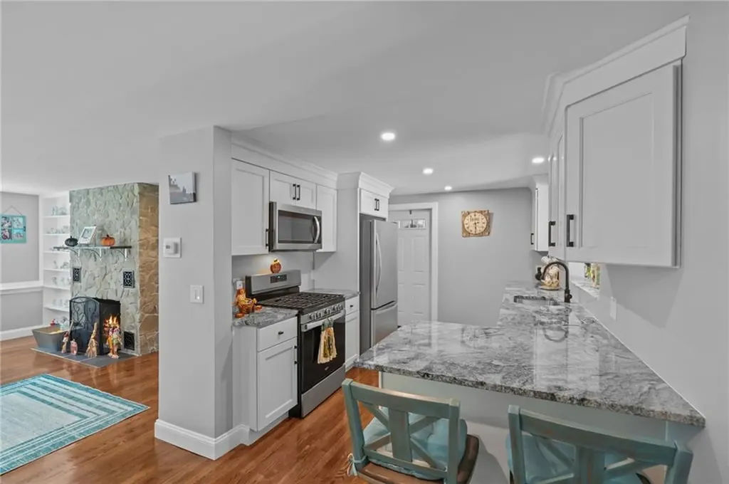 181 Highland Avenue Warwick RI 02886