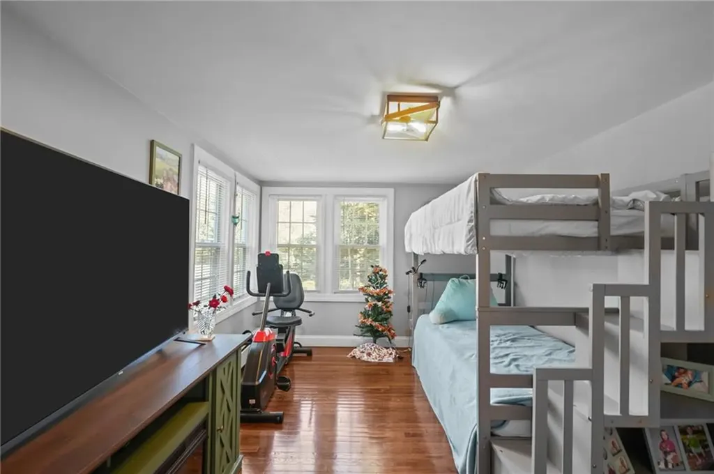 181 Highland Avenue Warwick RI 02886