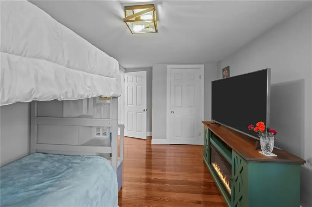 181 Highland Avenue Warwick RI 02886