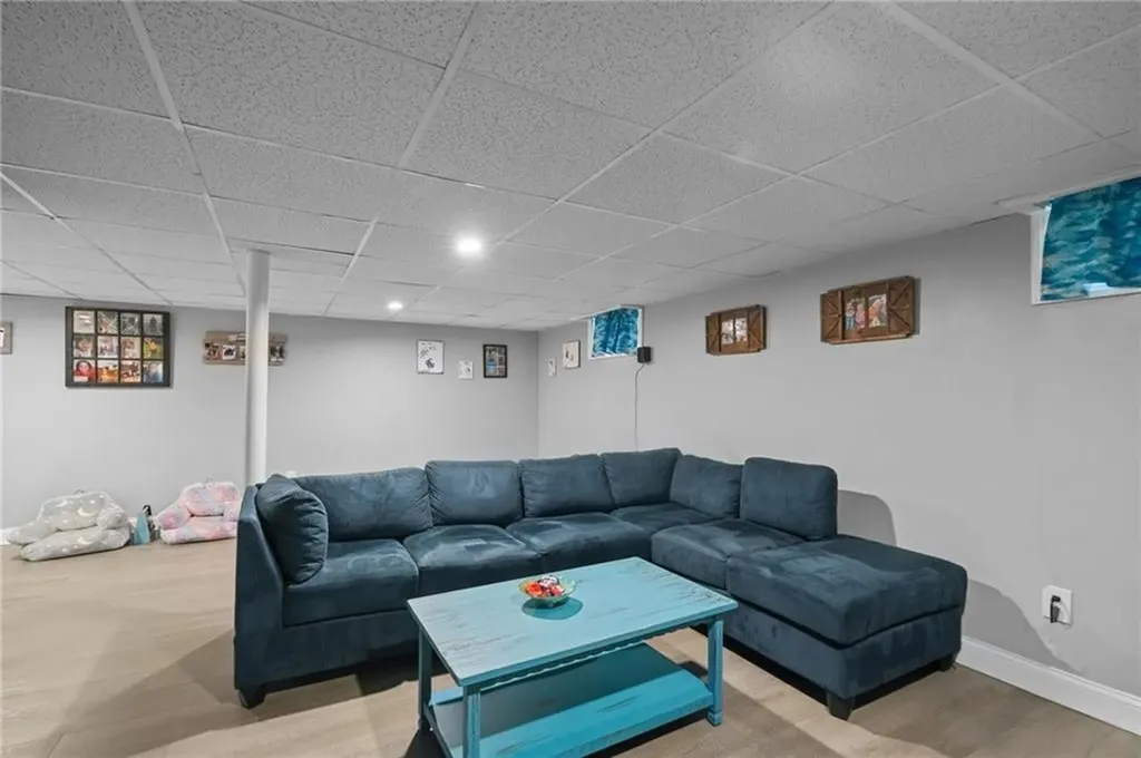 181 Highland Avenue Warwick RI 02886