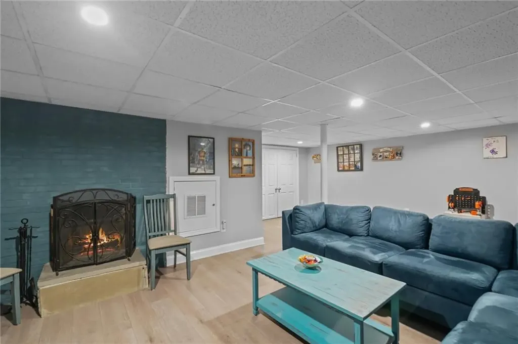 181 Highland Avenue Warwick RI 02886