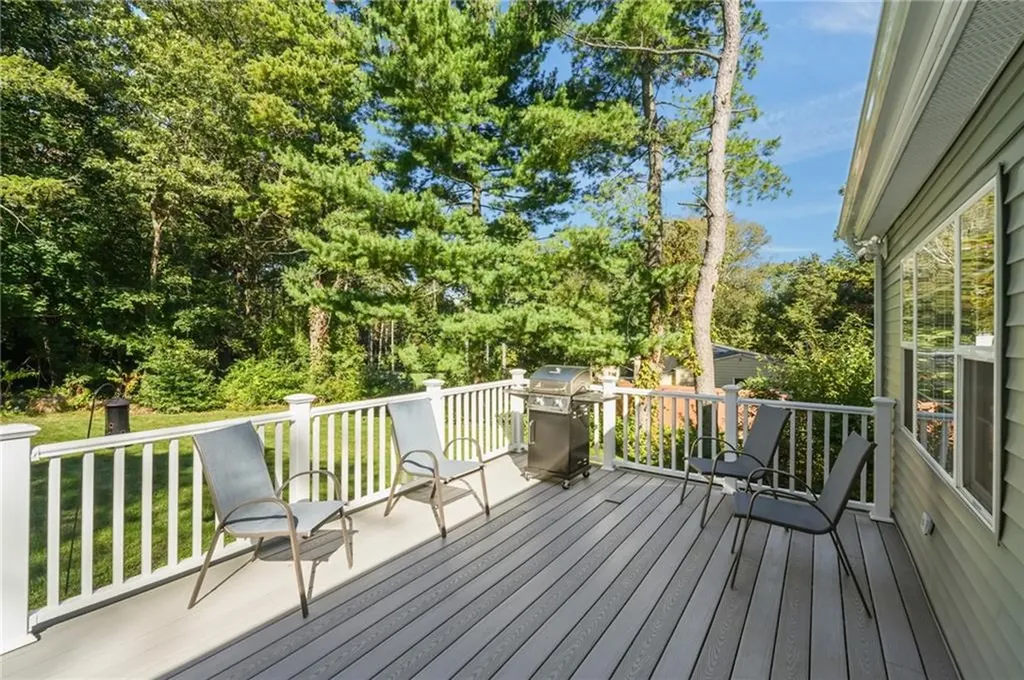 181 Highland Avenue Warwick RI 02886