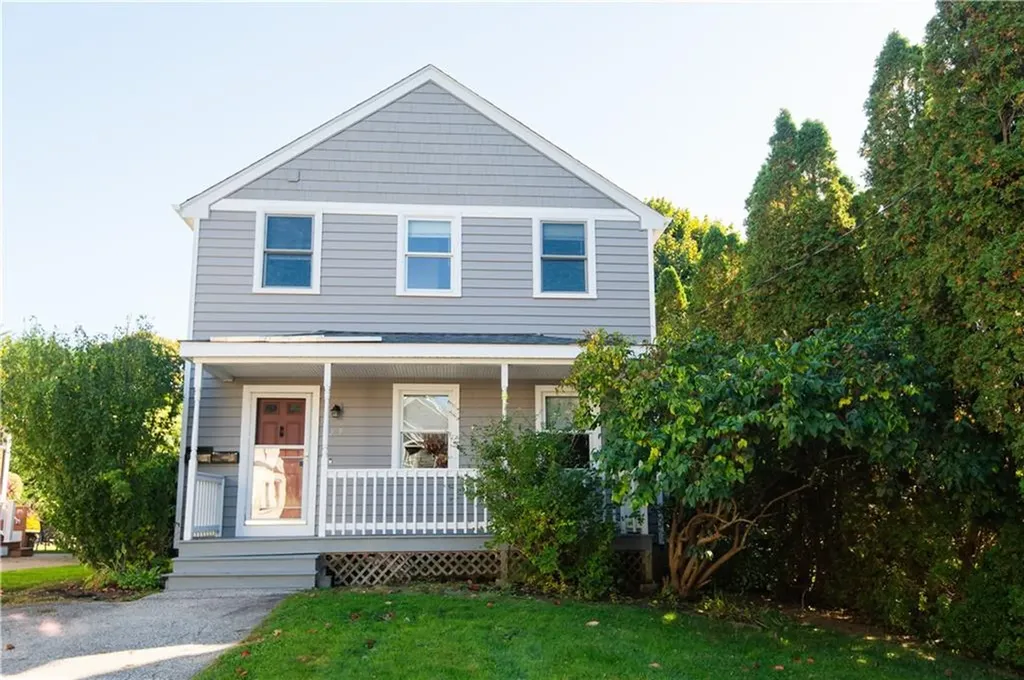 27 Fenner Avenue Newport RI 02840