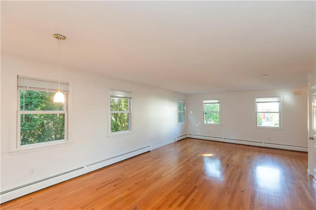 27 Fenner Avenue Newport RI 02840