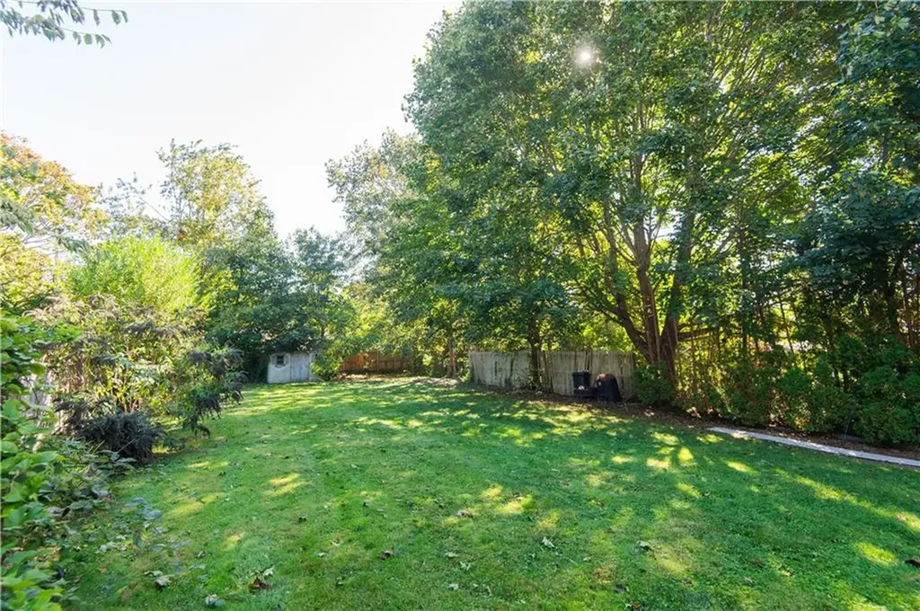 27 Fenner Avenue Newport RI 02840