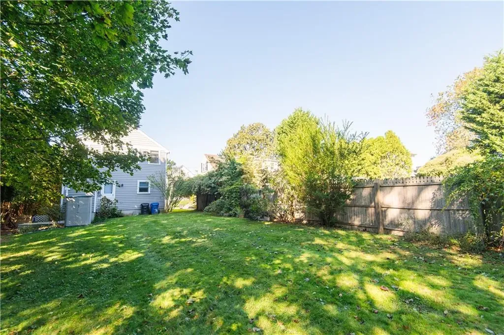 27 Fenner Avenue Newport RI 02840