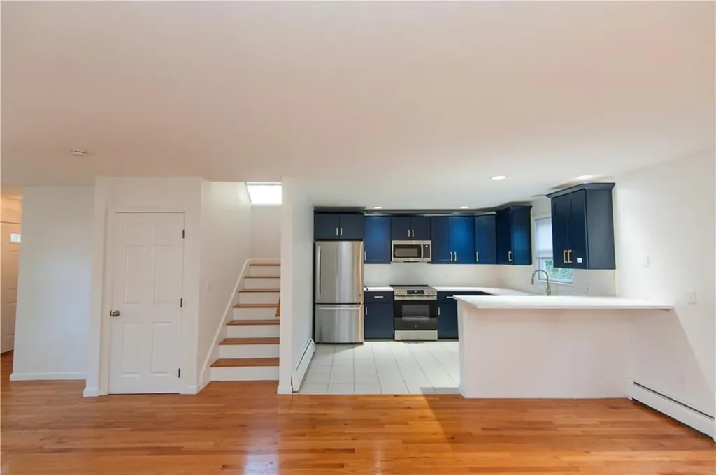 27 Fenner Avenue Newport RI 02840