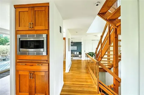 4 Buckingham Street Barrington RI 02806