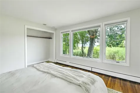 4 Buckingham Street Barrington RI 02806