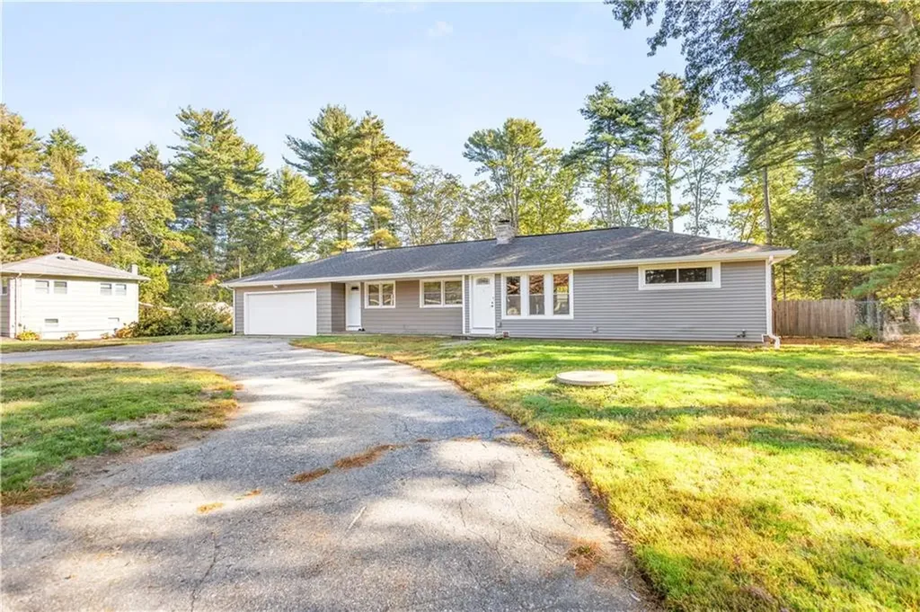 7 Circle Drive Coventry RI 02816