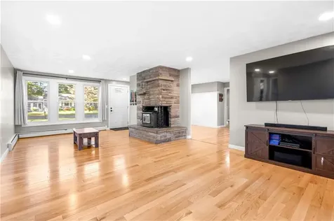 7 Circle Drive Coventry RI 02816