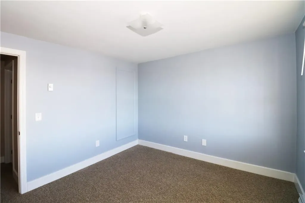 16 Race Street Middletown RI 02842