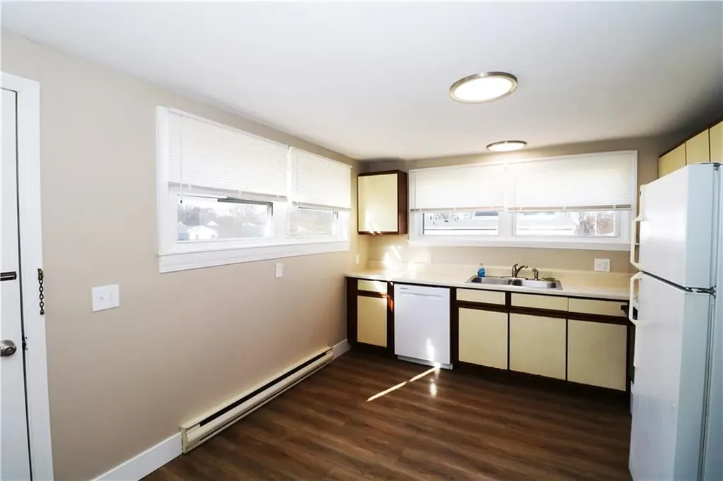 16 Race Street Middletown RI 02842