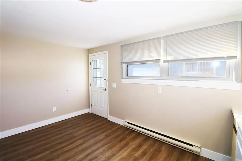 16 Race Street Middletown RI 02842