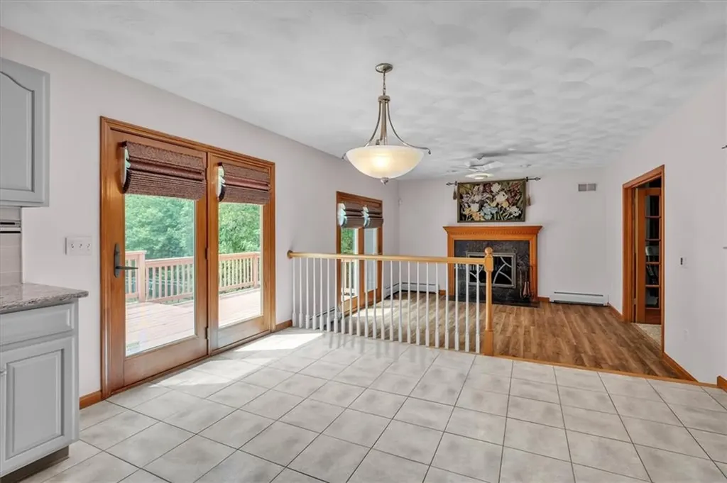 31 Estate Drive Exeter RI 02822