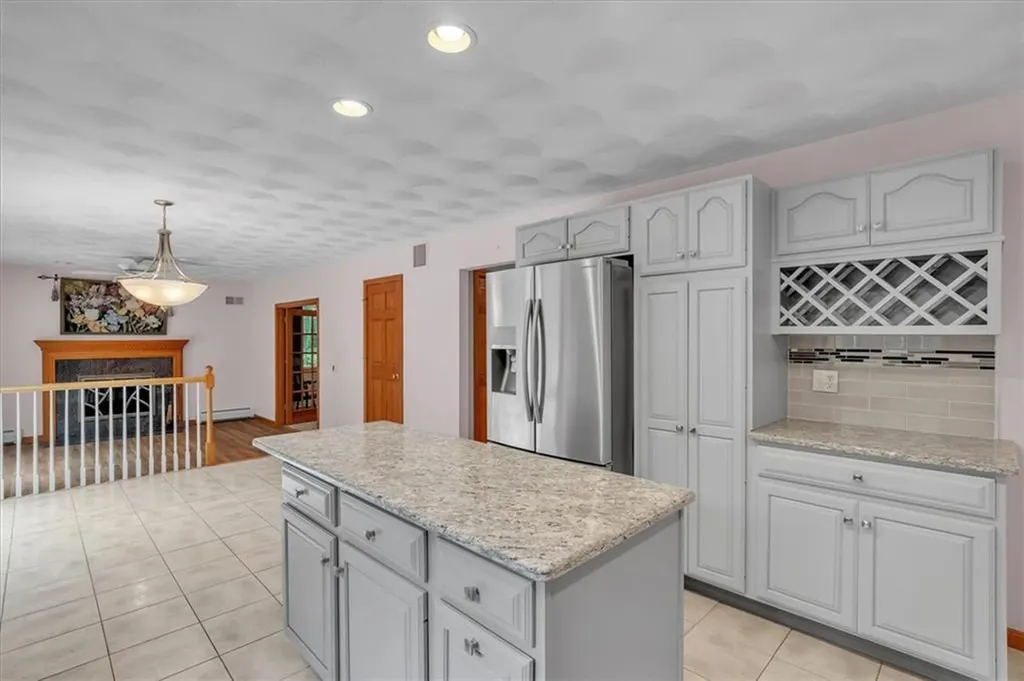 31 Estate Drive Exeter RI 02822