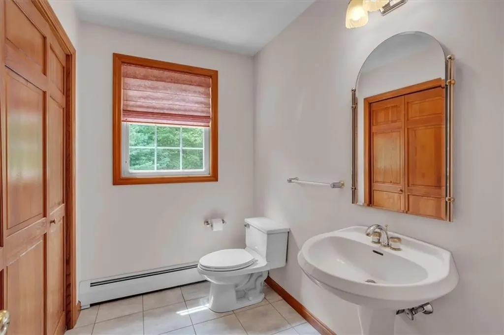 31 Estate Drive Exeter RI 02822