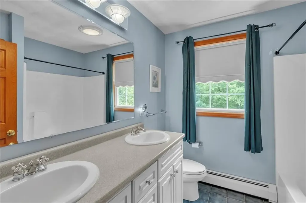 31 Estate Drive Exeter RI 02822