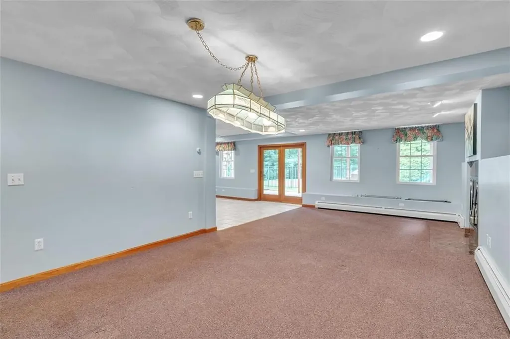 31 Estate Drive Exeter RI 02822