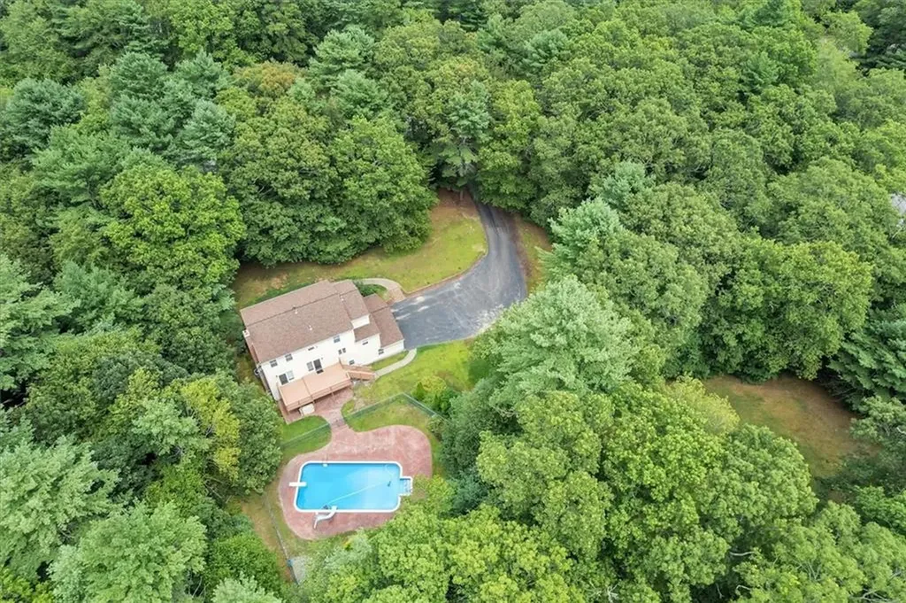 31 Estate Drive Exeter RI 02822