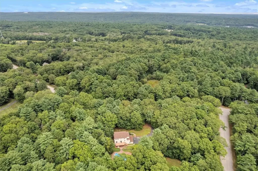 31 Estate Drive Exeter RI 02822