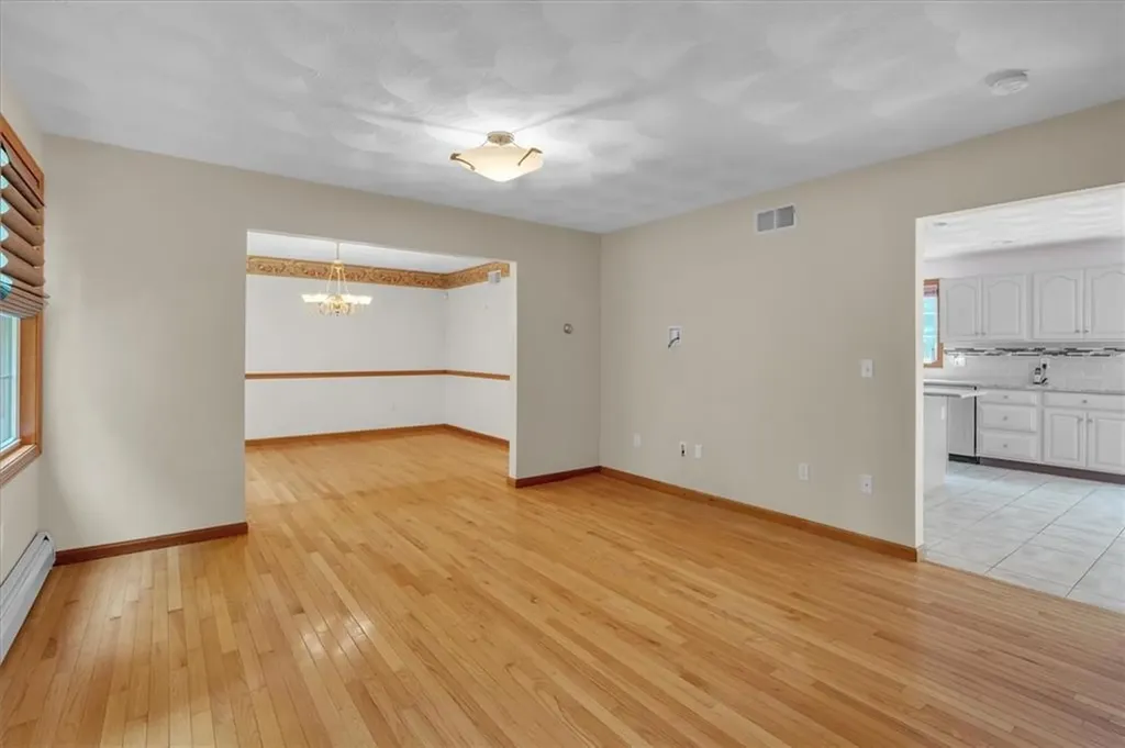 31 Estate Drive Exeter RI 02822