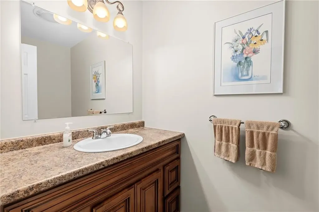 15 Silvercup Circle West Warwick RI 02893